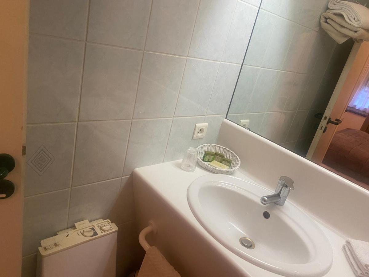 Hotel Du Commerce Joncy Εξωτερικό φωτογραφία
