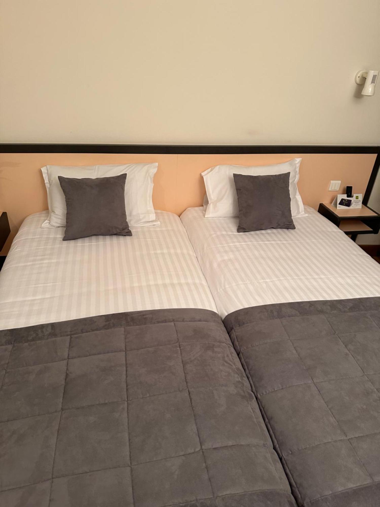 Hotel Du Commerce Joncy Εξωτερικό φωτογραφία