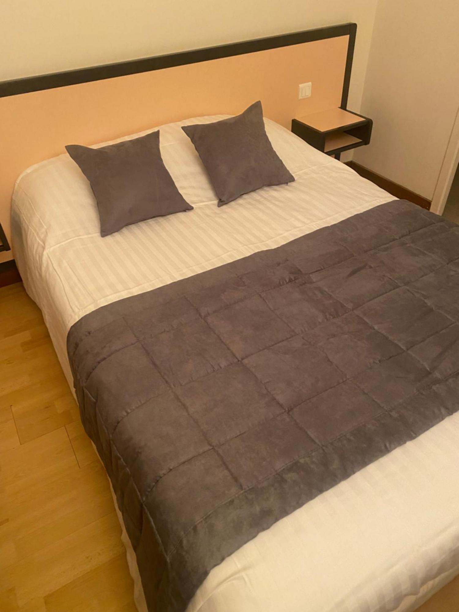 Hotel Du Commerce Joncy Εξωτερικό φωτογραφία